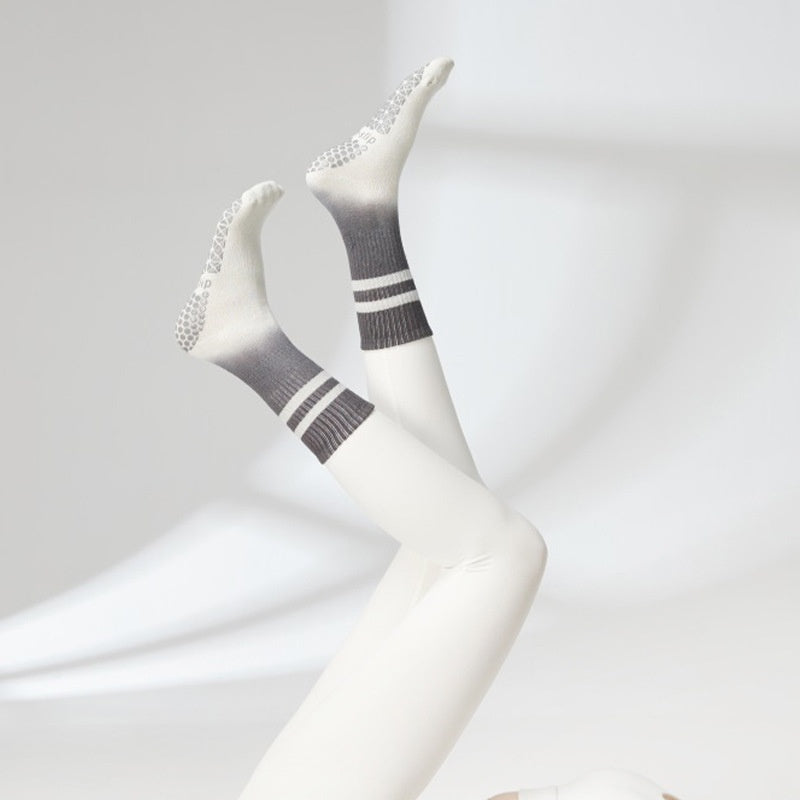 Non-Slip Striped Gradient Pilates Socks