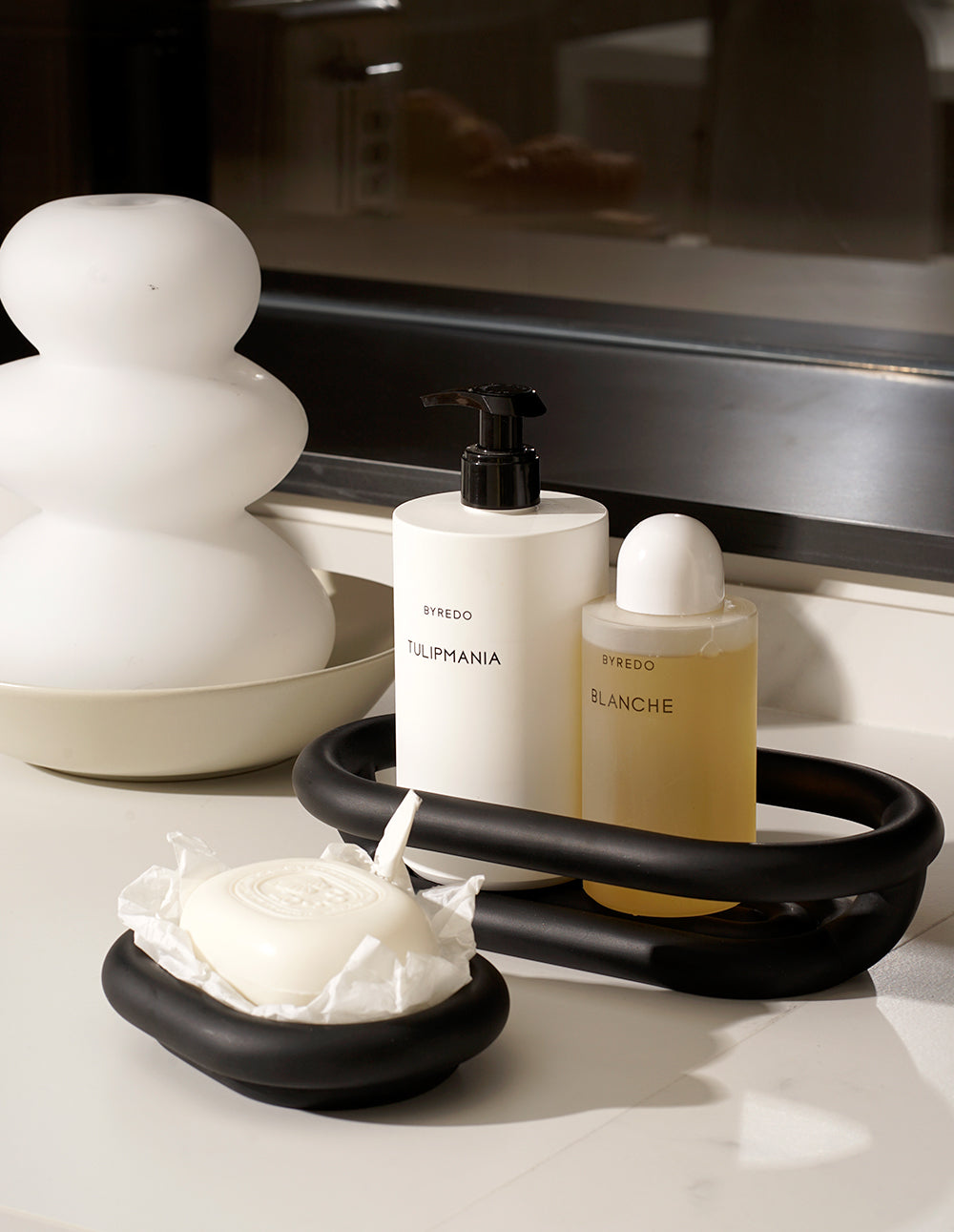 Minimalist Sculptural Soap Dish & Tray